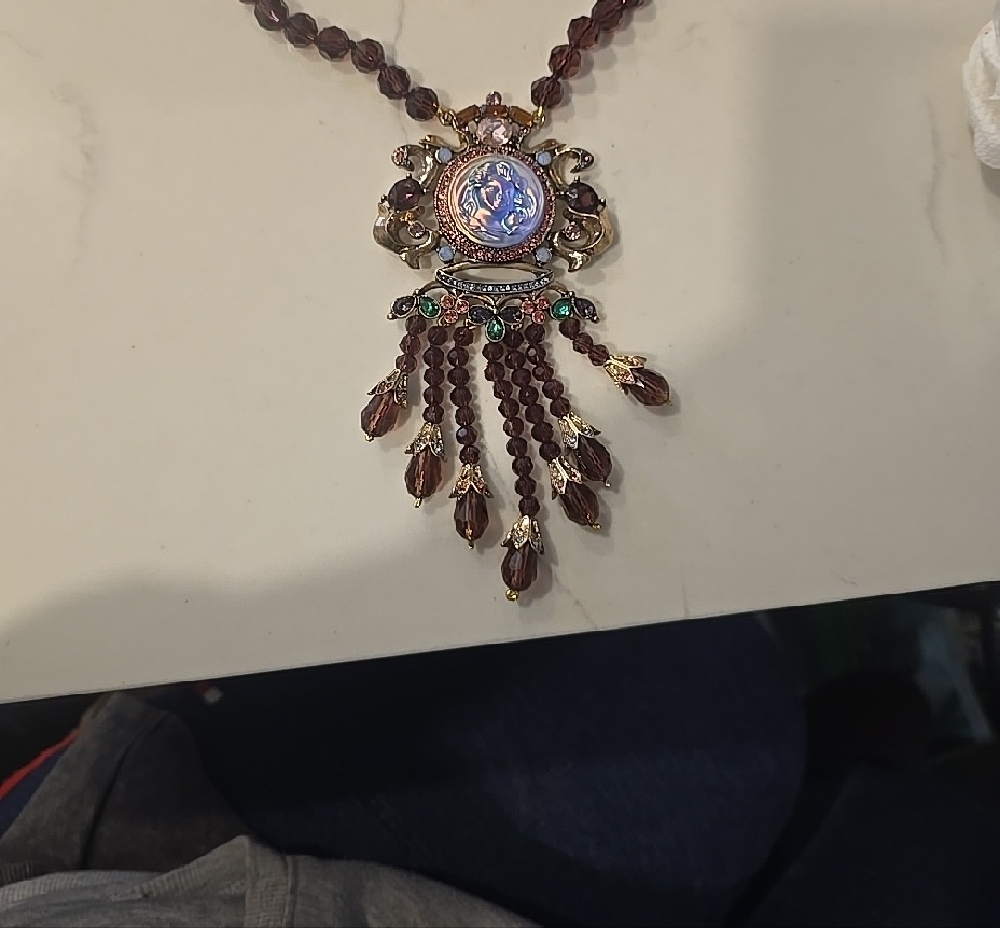 Elegant Angel Cameo Crystal Pendant Necklace - Picture 2 of 2